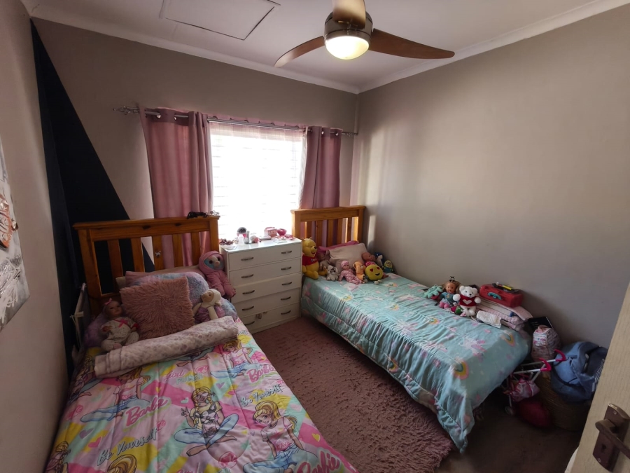 3 Bedroom Property for Sale in Safari Gardens North West